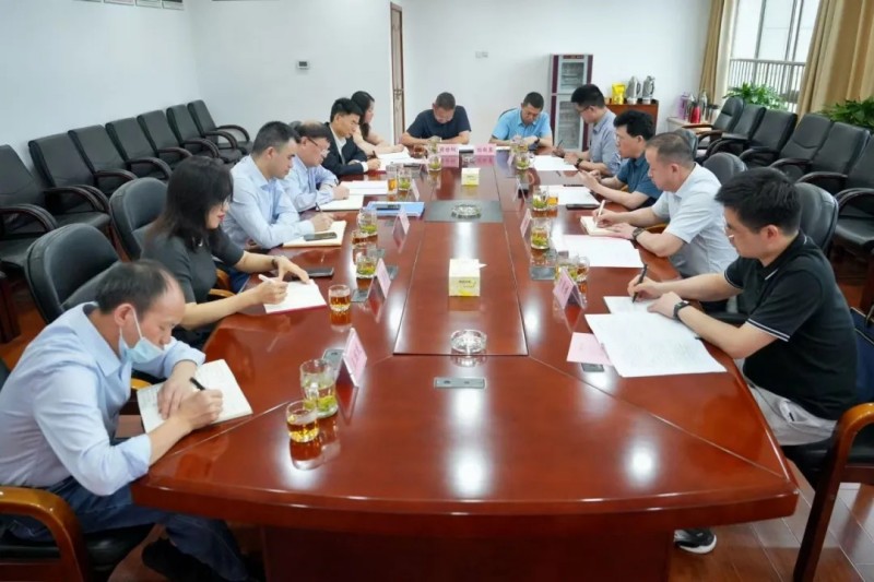 湖南省供銷合作總社黨組書記、理事會主任周曉理調研公司并主持召開座談會