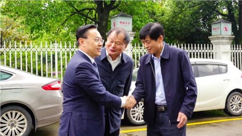 湖南師范大學(xué)校長劉仲華院士、副校長唐賢清一行蒞臨集團(tuán)益陽茶廠調(diào)研指導(dǎo)