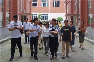 中國人民大學(xué)茶道哲學(xué)研究所湖南茶文化考察團(tuán)一行赴集團(tuán)白沙溪茶廠、益陽茶廠、君山茶業(yè)考察調(diào)研